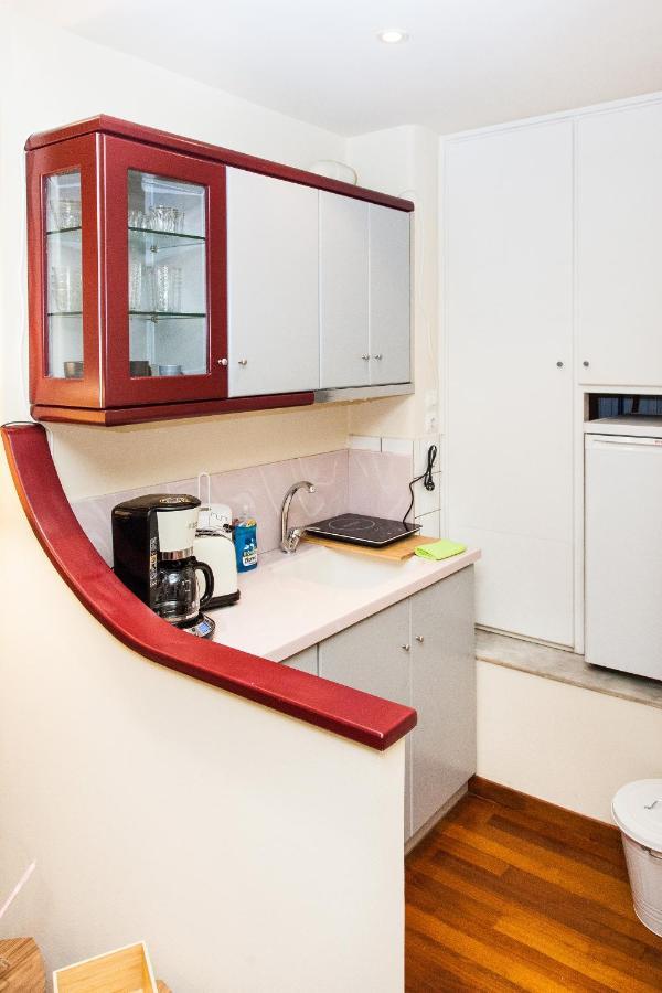 Centrally Located Studio In Athens!アパートメント エクステリア 写真